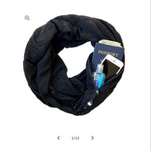 Sholdit pocketed scarf